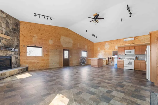 $750,000 | 6294 Highway 27, Wheaton, MN 56296