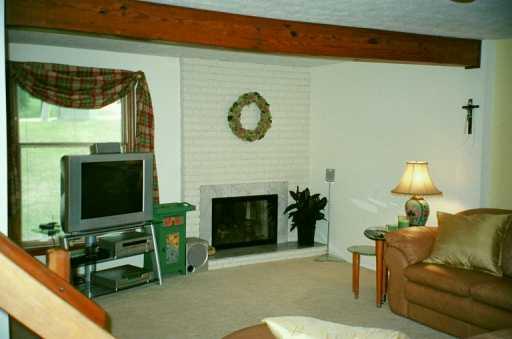 2559 Hunting Ridge Trail Bridgeville, PA 15017 - Photo 2 of 8 Gallery Image 2