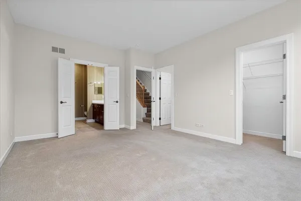 $2,700 | 162 Festival Court, Elgin, IL 60120