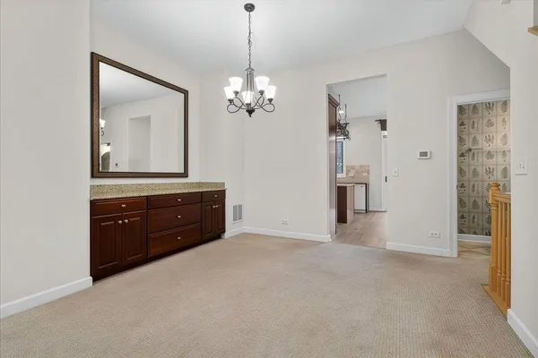 $2,700 | 162 Festival Court, Elgin, IL 60120