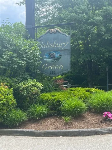 $2,100 | 796 Salisbury Street, Unit B, Worcester, MA 01609