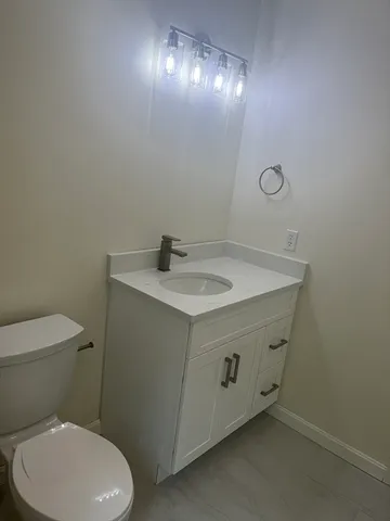 $2,100 | 796 Salisbury Street, Unit B, Worcester, MA 01609
