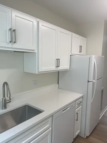 $2,100 | 796 Salisbury Street, Unit B, Worcester, MA 01609