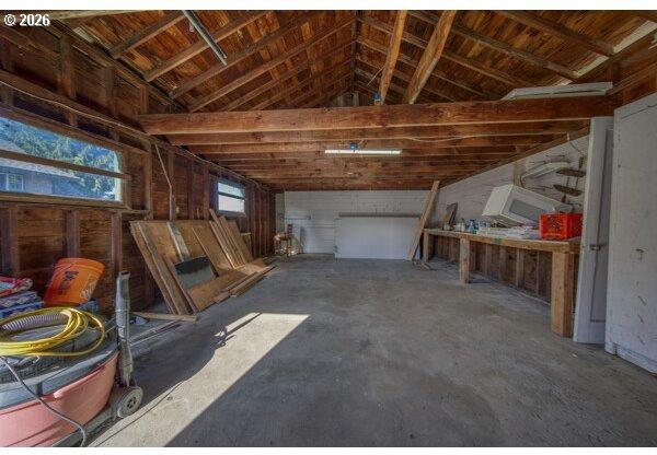 1090 Fir Avenue Reedsport, OR 97467 - Photo 33 of 40 Garage