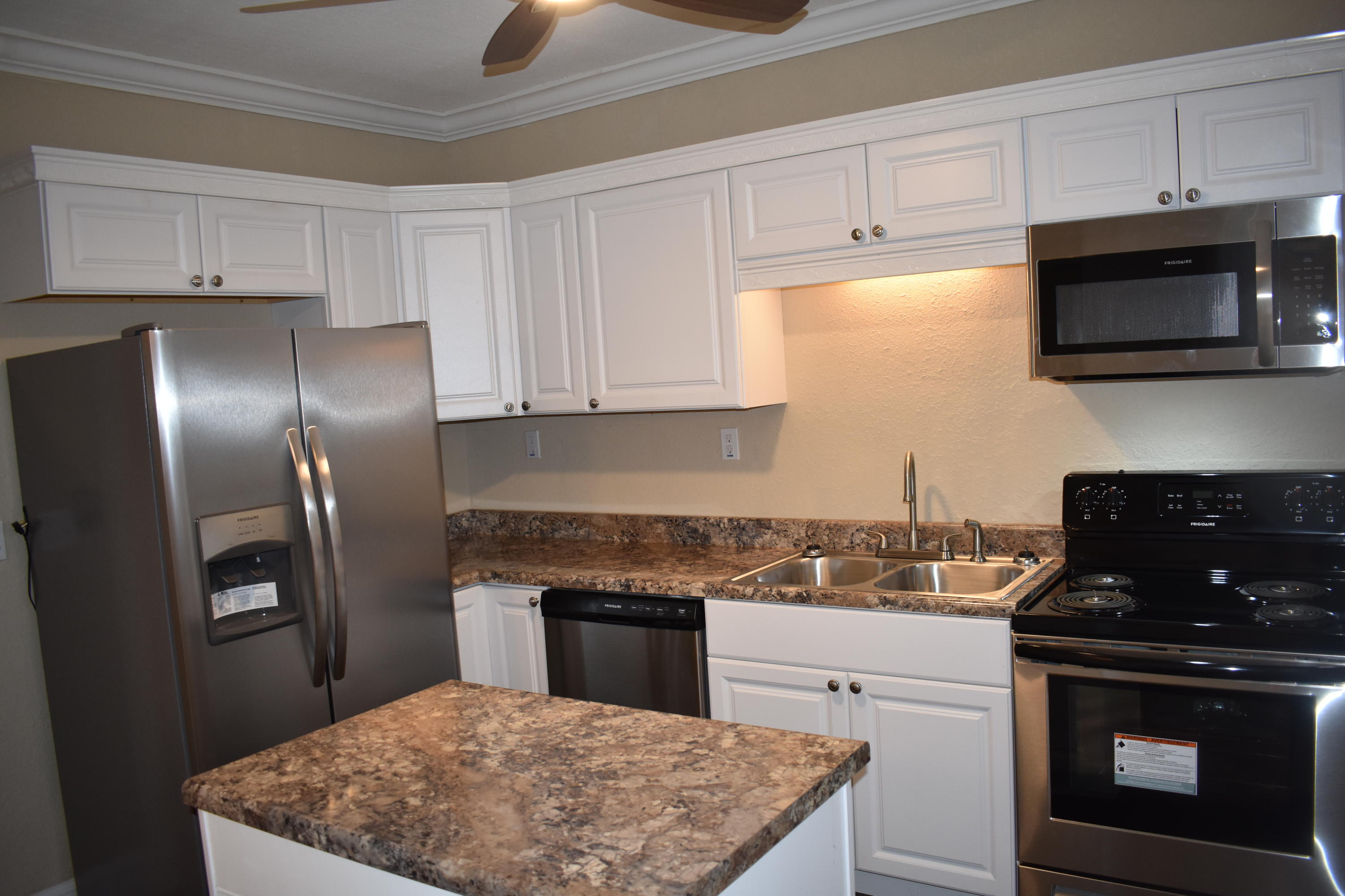117 Leafwood Road Middlesboro, KY 40965 - Photo 3 of 17 DSC_0031