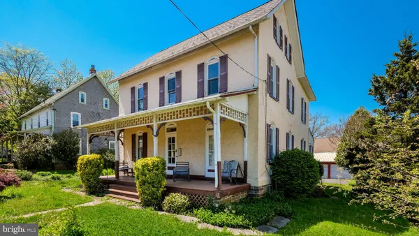 $380,000 | 139 West Main Street, Silverdale, PA 18944