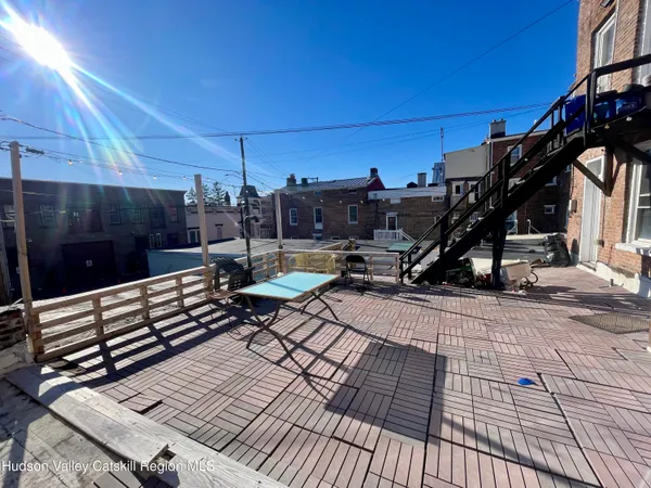 $1,900 | 707 Warren Street, Unit 2, Hudson, NY 12534