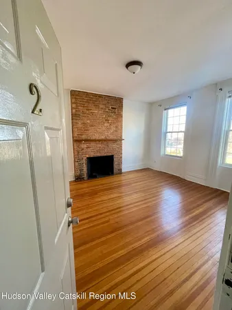 $1,900 | 707 Warren Street, Unit 2, Hudson, NY 12534