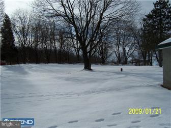 82 Blemker Road Reading, PA 19606 - Photo 3 of 10