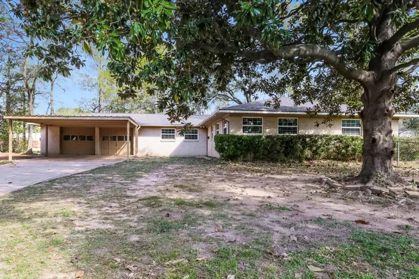 $1,695 | 608 Hilliard Street, Conroe, TX 77301