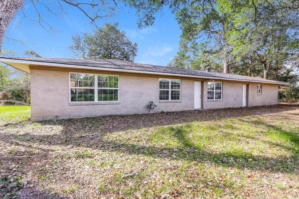 $1,695 | 608 Hilliard Street, Conroe, TX 77301