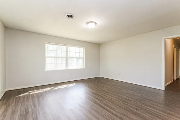 $1,695 | 608 Hilliard Street, Conroe, TX 77301