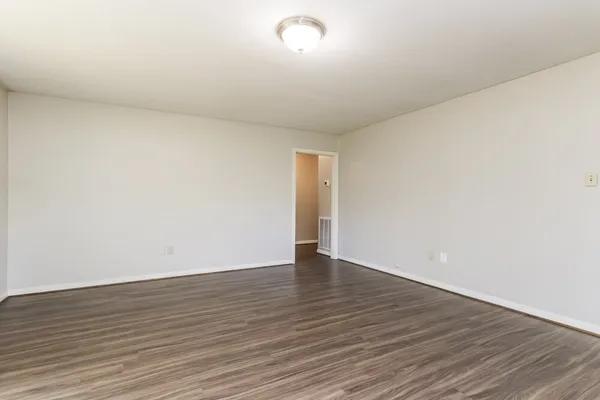 $1,695 | 608 Hilliard Street, Conroe, TX 77301