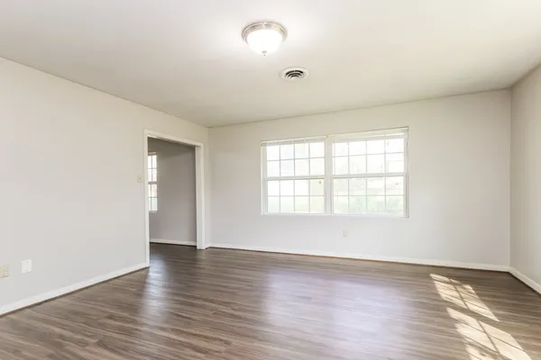 $1,695 | 608 Hilliard Street, Conroe, TX 77301