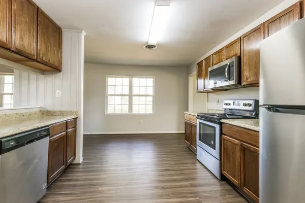 $1,695 | 608 Hilliard Street, Conroe, TX 77301