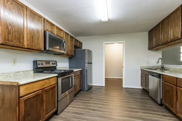 $1,695 | 608 Hilliard Street, Conroe, TX 77301