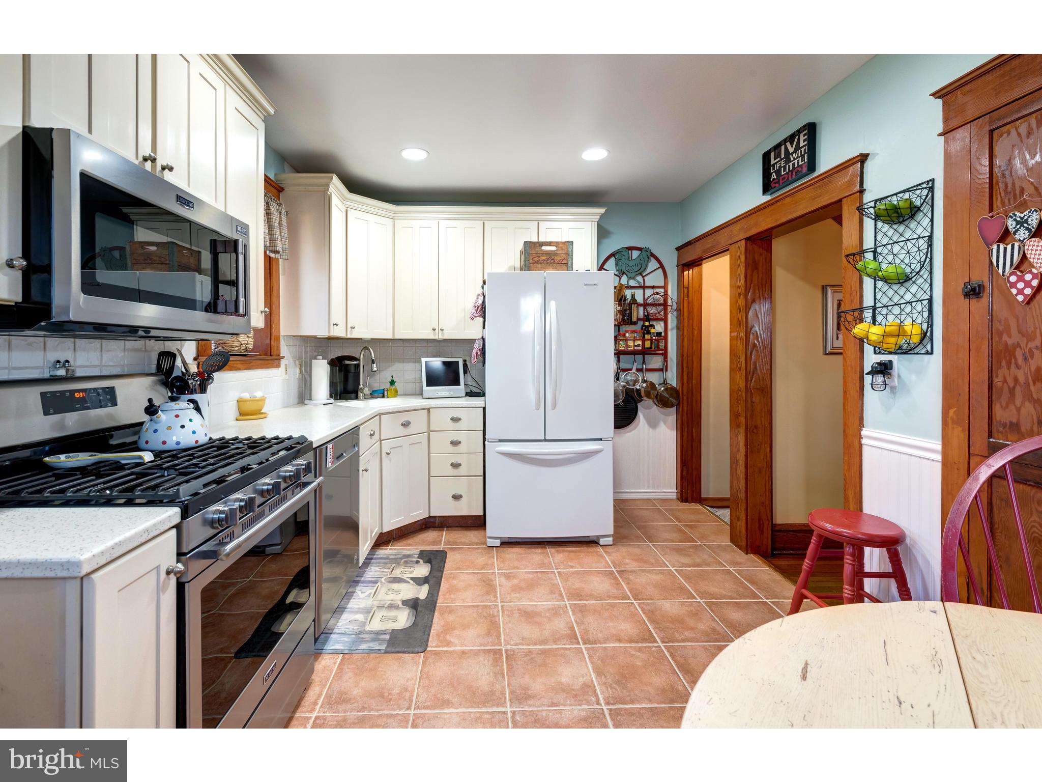 422 Fairview Road Woodlyn, PA 19094 - Photo 14 of 39 Kitchen