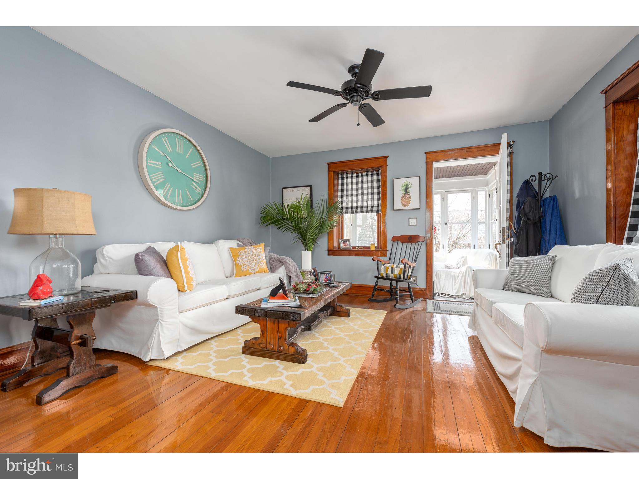 422 Fairview Road Woodlyn, PA 19094 - Photo 5 of 39 Living Room