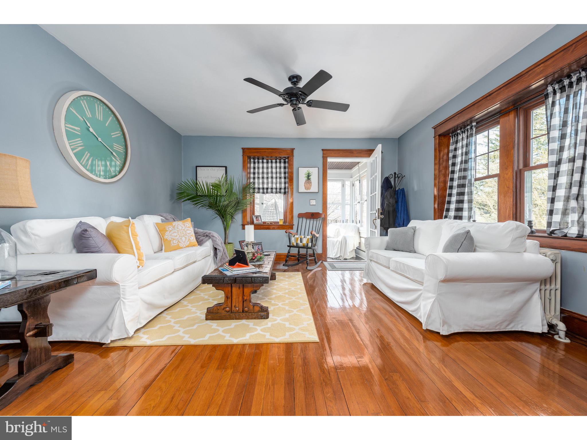 422 Fairview Road Woodlyn, PA 19094 - Photo 6 of 39 Living Room