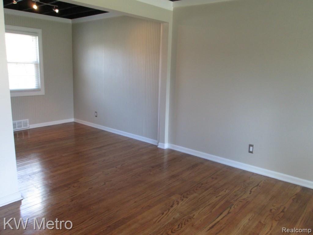 1644 Graefield Road Birmingham, MI 48009 - Photo 7 of 11