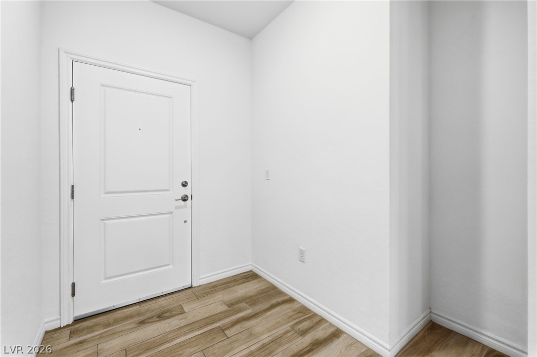 2555 Hampton Road, Unit 2208 Henderson, NV 89052 - Photo 4 of 45 Entry Foyer - Welcome Home!