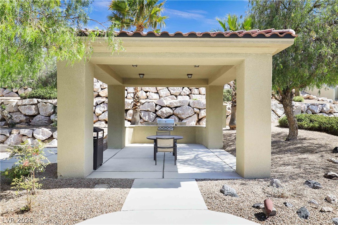 2555 Hampton Road, Unit 2208 Henderson, NV 89052 - Photo 44 of 45 Community - BBQ areas.