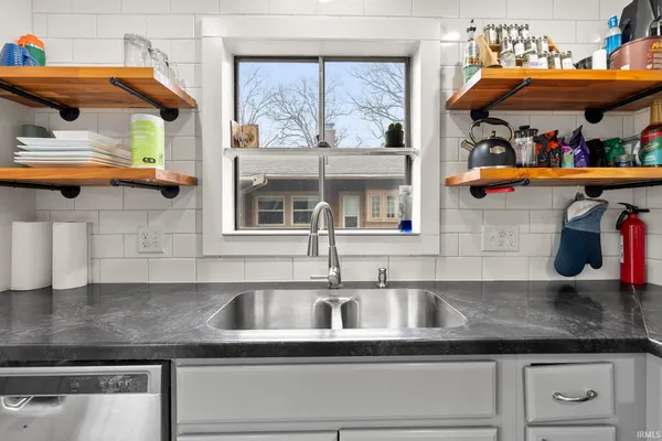 $215,000 | 4140 Indiana Avenue, Fort Wayne, IN 46807