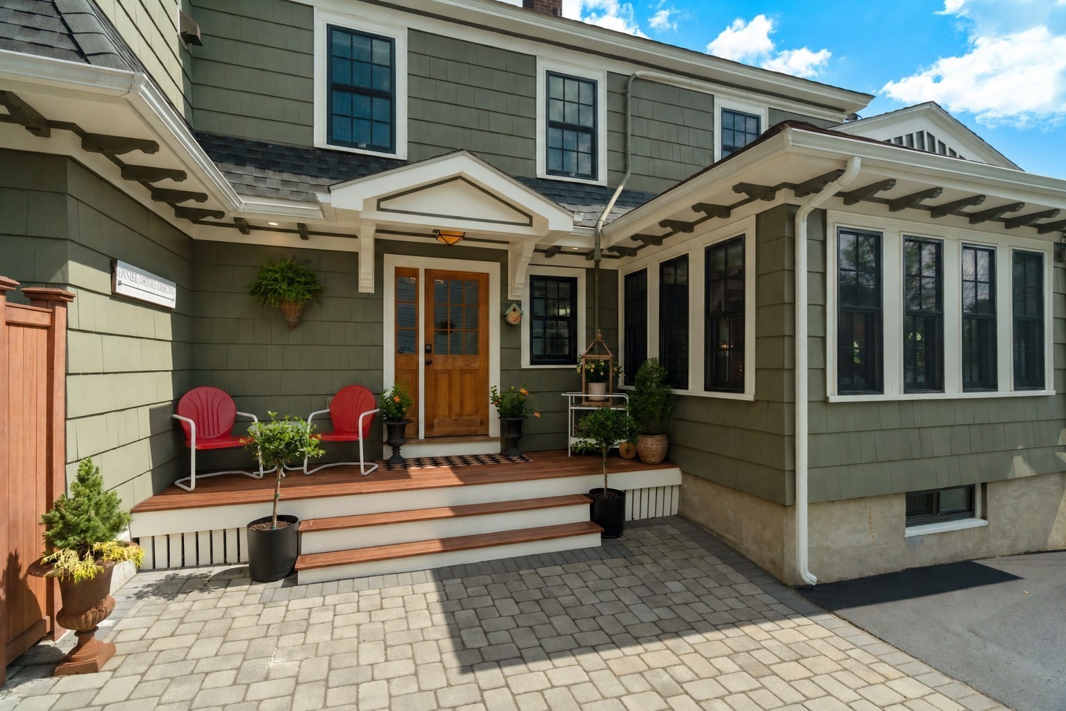22 Windsor Road Milton, MA 02186 - Photo 4 of 41 Gallery Image 4