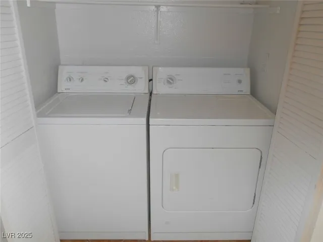 $1,500 | 1716 Crystal Chimes Drive, Las Vegas, NV 89106