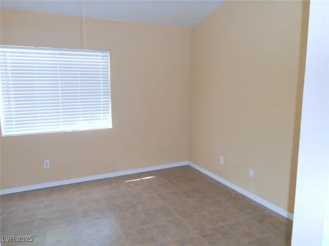 $1,500 | 1716 Crystal Chimes Drive, Las Vegas, NV 89106