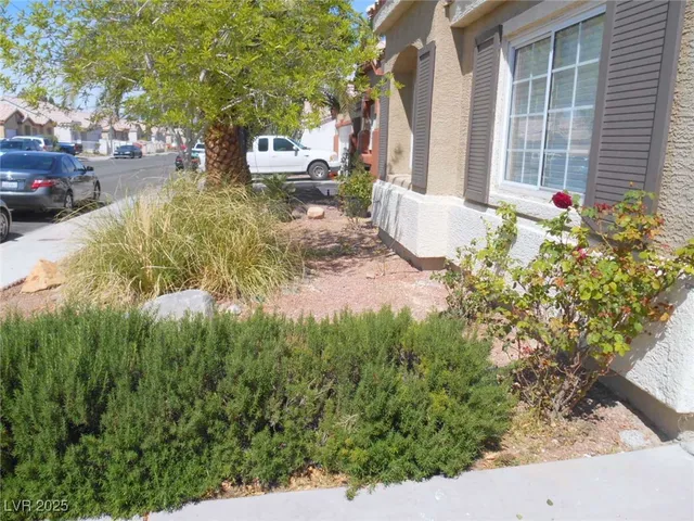 $1,500 | 1716 Crystal Chimes Drive, Las Vegas, NV 89106