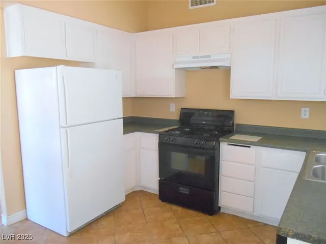 $1,500 | 1716 Crystal Chimes Drive, Las Vegas, NV 89106