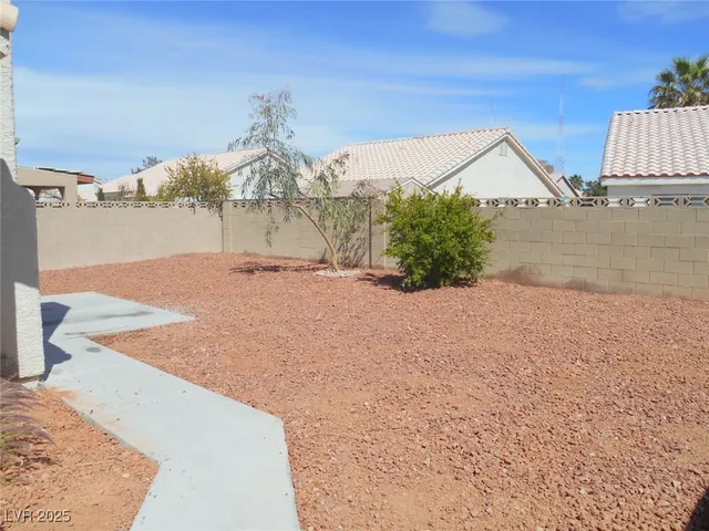 $1,500 | 1716 Crystal Chimes Drive, Las Vegas, NV 89106