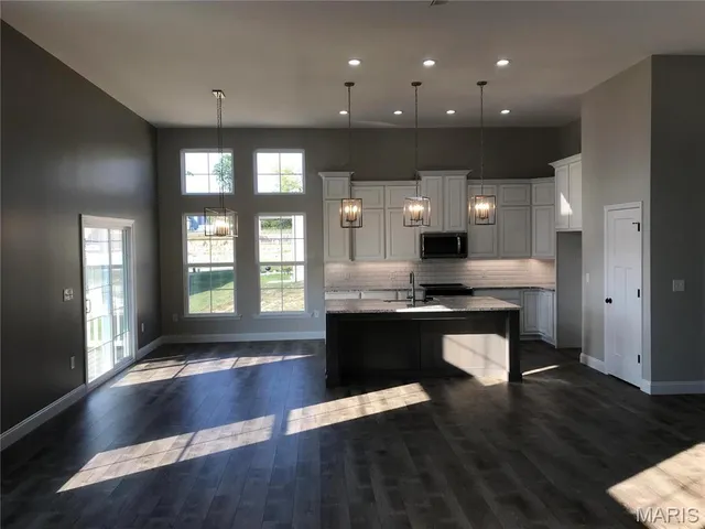 $499,900 | 1605 Sugar Creek Drive, Festus, MO 63028