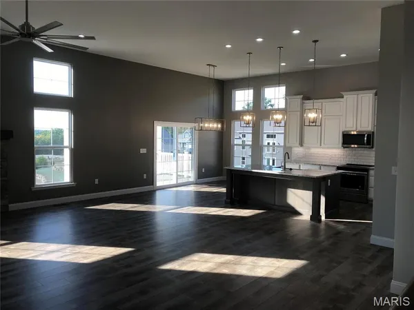 $499,900 | 1605 Sugar Creek Drive, Festus, MO 63028