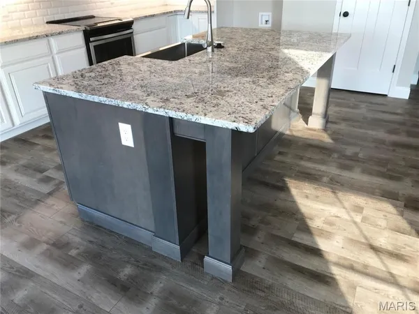 $499,900 | 1605 Sugar Creek Drive, Festus, MO 63028