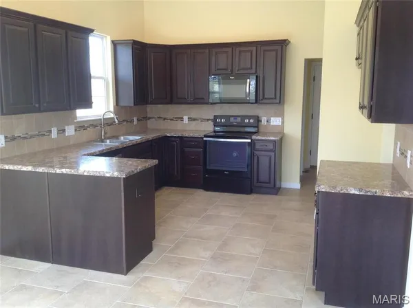 $499,900 | 1605 Sugar Creek Drive, Festus, MO 63028