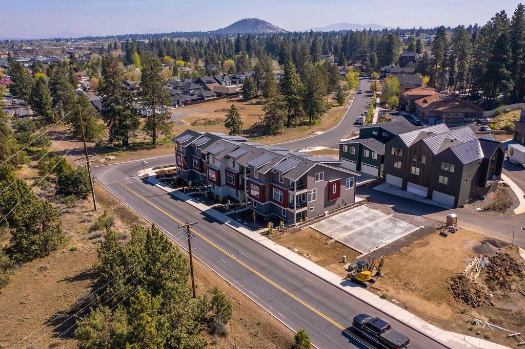 61570 Southwest Blakely Road Bend, OR 97702 - Photo 33 of 35 RileyVisuals-34
