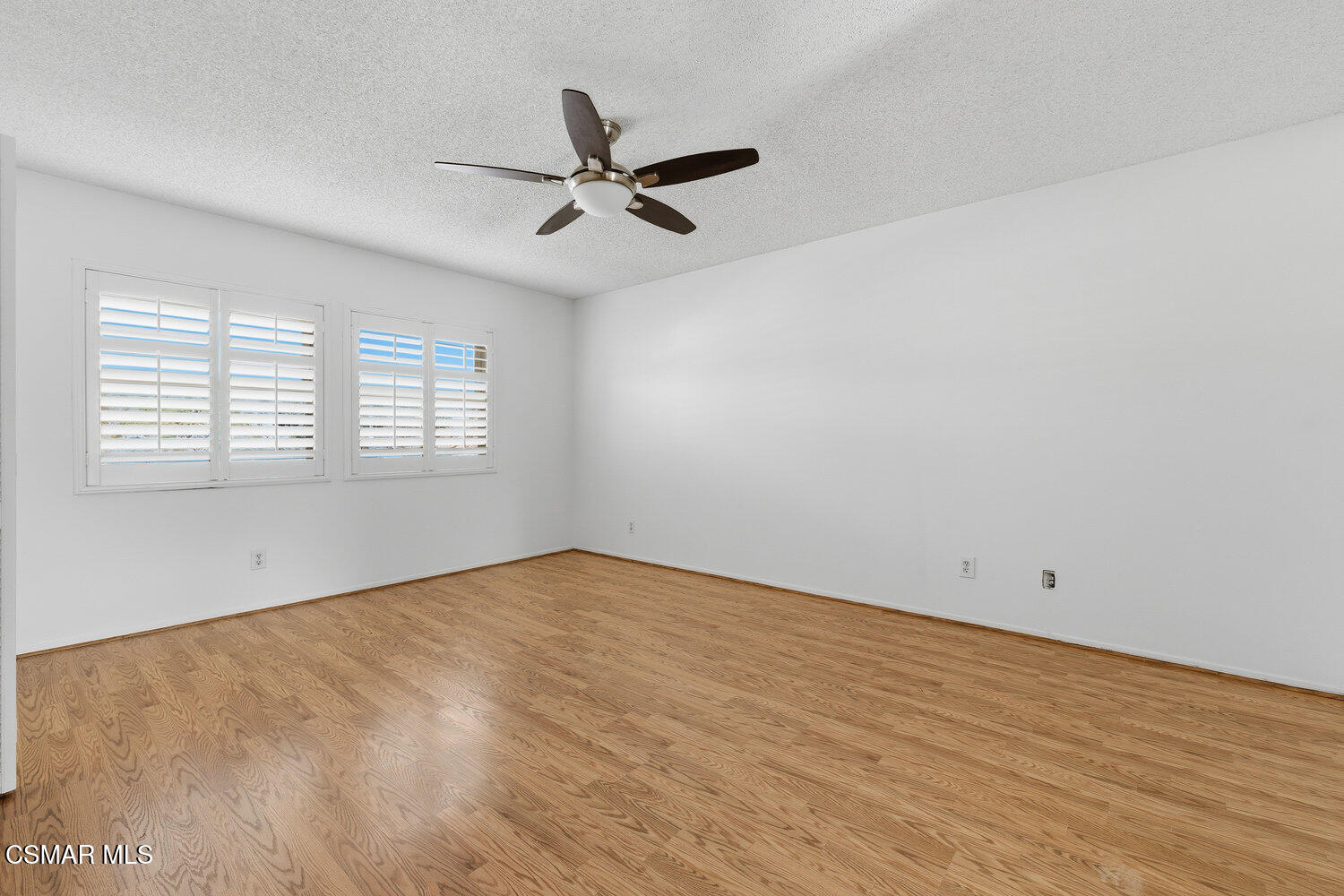 15494 Kernvale Avenue Moorpark, CA 93021 - Photo 12 of 24 Primary Bedroom