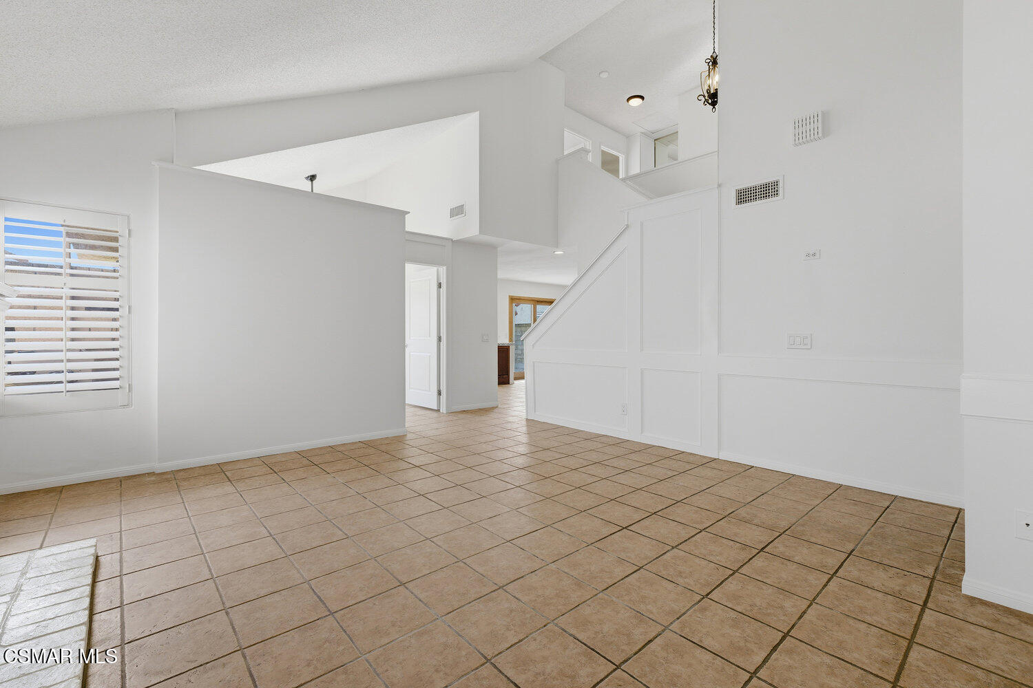 15494 Kernvale Avenue Moorpark, CA 93021 - Photo 6 of 24 Living Room Alternate View
