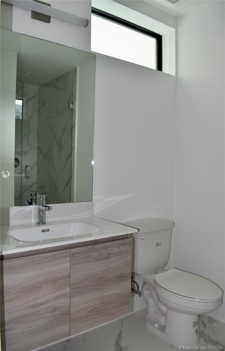 4100 Davie Road, Unit 306 Davie, FL 33314 - Photo 4 of 13 Bathroom