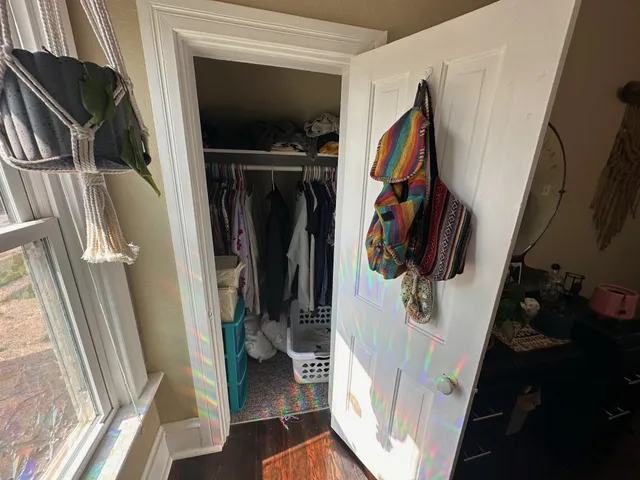 $1,250 | 613 3rd Street Southwest, Unit UPSTAIRS #2, Willmar, MN 56201