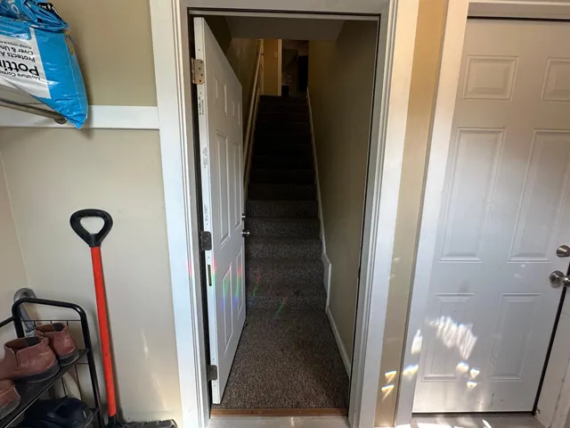 $1,250 | 613 3rd Street Southwest, Unit UPSTAIRS #2, Willmar, MN 56201