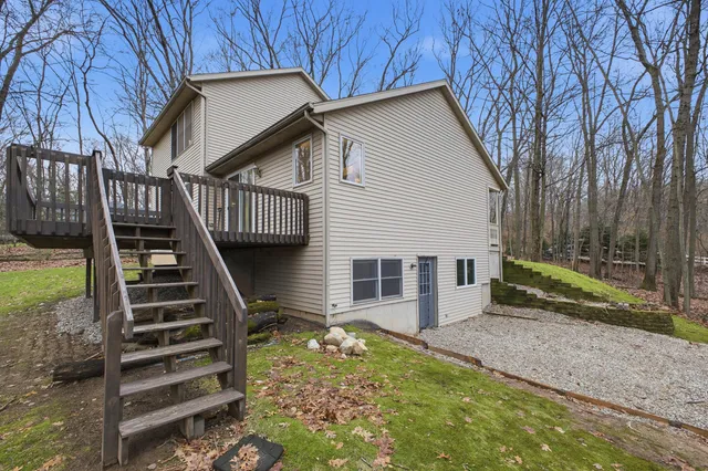 $425,000 | 4125 Thornapple Hills Drive, Middleville, MI 49333