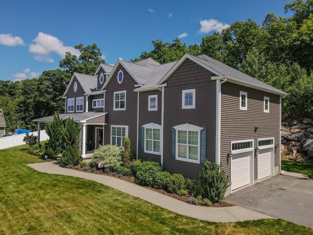 110 Munsing Ridge Granby, MA 01033 - Photo 3 of 36