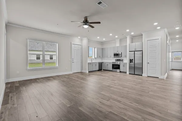 $2,733 | 865 Limmer Loop, Unit 635, Hutto, TX 78634