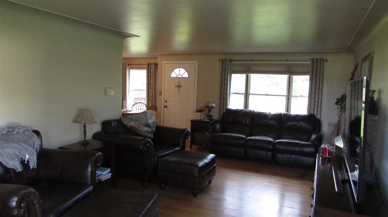 9366 East Coldwater Road Davison, MI 48423 - Photo 11 of 34 31379844-10.JPG