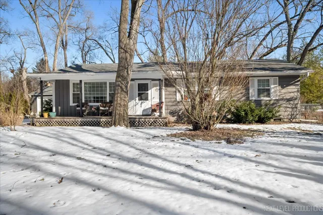 $399,900 | 332 Evergreen Drive, Batavia, IL 60510