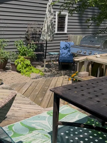 $399,900 | 332 Evergreen Drive, Batavia, IL 60510