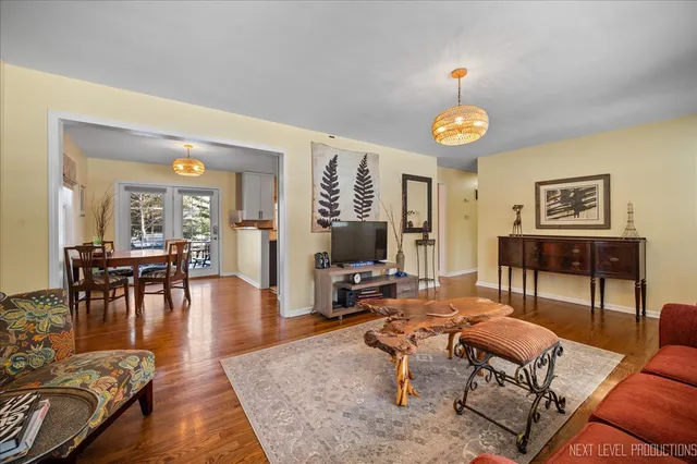 $399,900 | 332 Evergreen Drive, Batavia, IL 60510